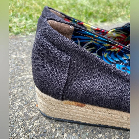 BOBS Skechers Women's Black Espadrilles Wedges Memory Foam Arch Pillow Sz 8.5 - Picture 5 of 9